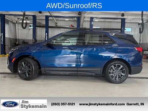 Used 2023 Chevrolet Equinox RS AWD/4WD image 3