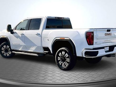 Used 2025 GMC Sierra 3500 Denali w/ Denali Reserve Package image 4