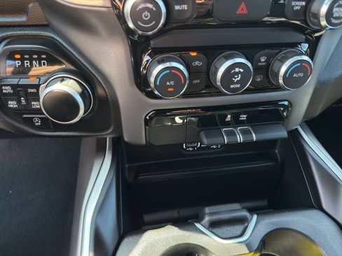 Used 2022 RAM 1500 Big Horn AWD/4WD image 20