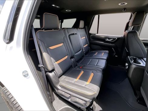 Used 2024 GMC Yukon AT4 w/ Technology Package AWD/4WD image 20