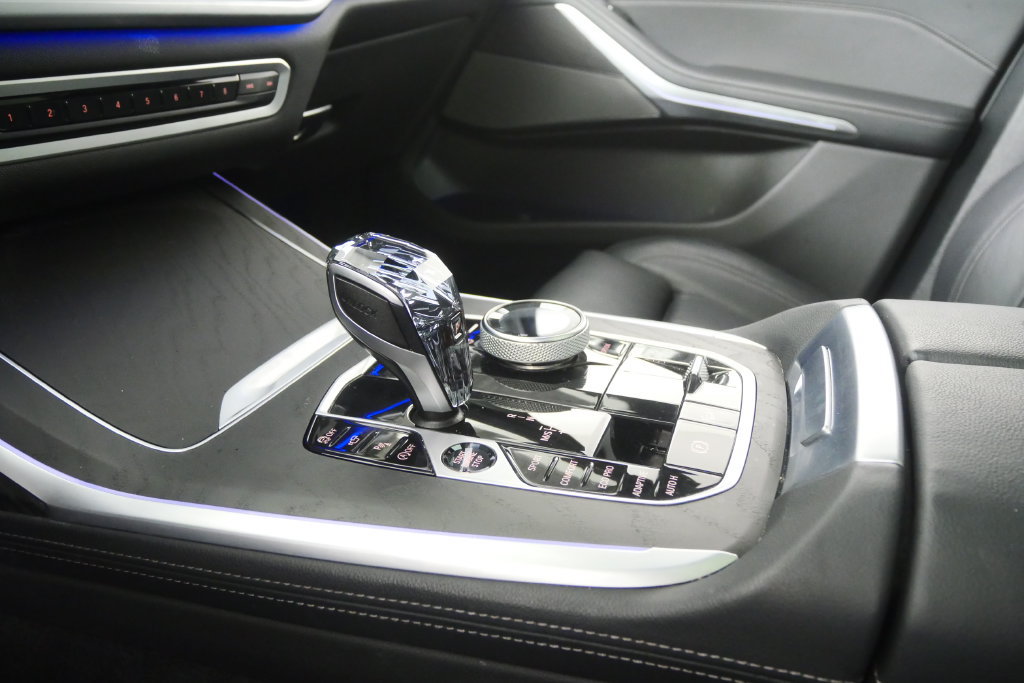 Used 2022 BMW X7 M50i AWD/4WD image 26