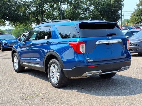 Used 2023 Ford Explorer XLT w/ Equipment Group 202A AWD/4WD image 3