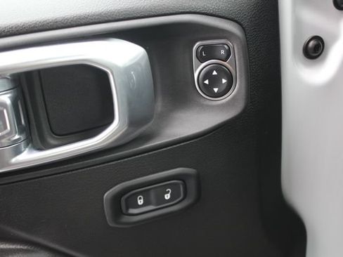 Used 2024 Jeep Wrangler Unlimited Sport AWD/4WD image 19