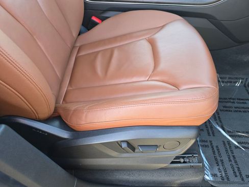 Used 2023 Audi Q8 Premium w/ Convenience Package image 18