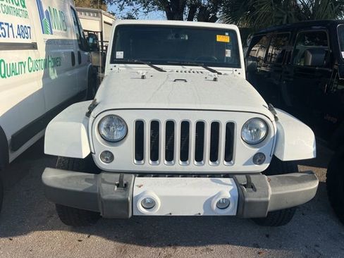 Used 2016 Jeep Wrangler Unlimited Sahara image 2