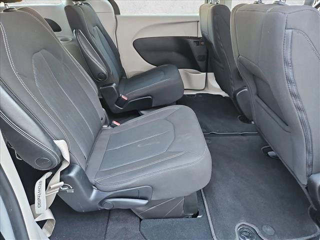 Used 2023 Chrysler Voyager LX FWD image 19