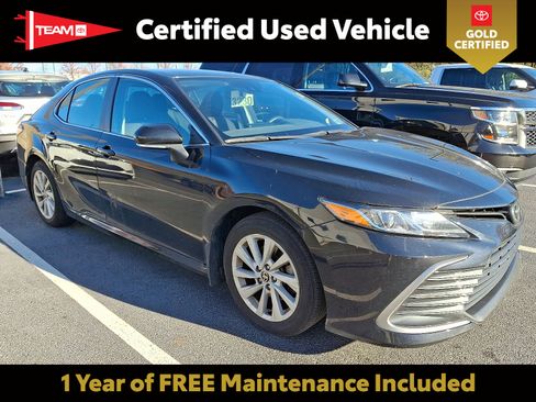 Certified 2022 Toyota Camry LE image 1