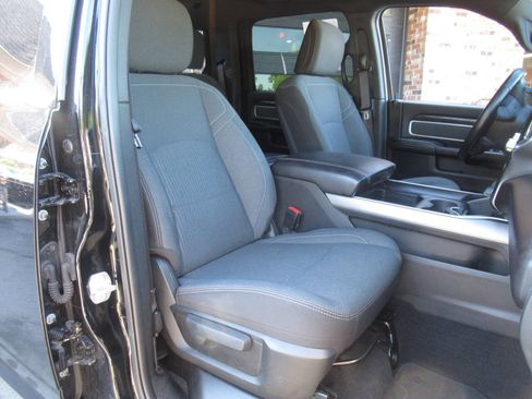 Used 2023 RAM 2500 Big Horn w/ Level B Equipment Group AWD/4WD image 9