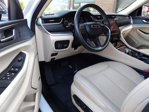 Used 2021 Jeep Grand Cherokee L Limited image 9