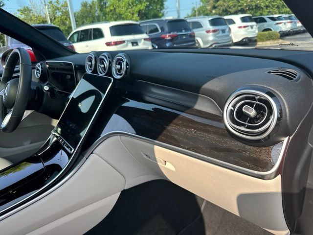 Used 2026 Mercedes-Benz GLC 300 image 35