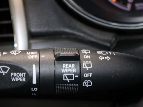 Used 2022 Jeep Grand Cherokee Laredo X RWD image 33