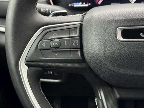 Used 2023 Jeep Grand Cherokee L Laredo image 14