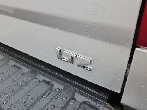 Used 2018 Chevrolet Silverado 1500 LTZ Z71 w/ LTZ Plus Package AWD/4WD image 14