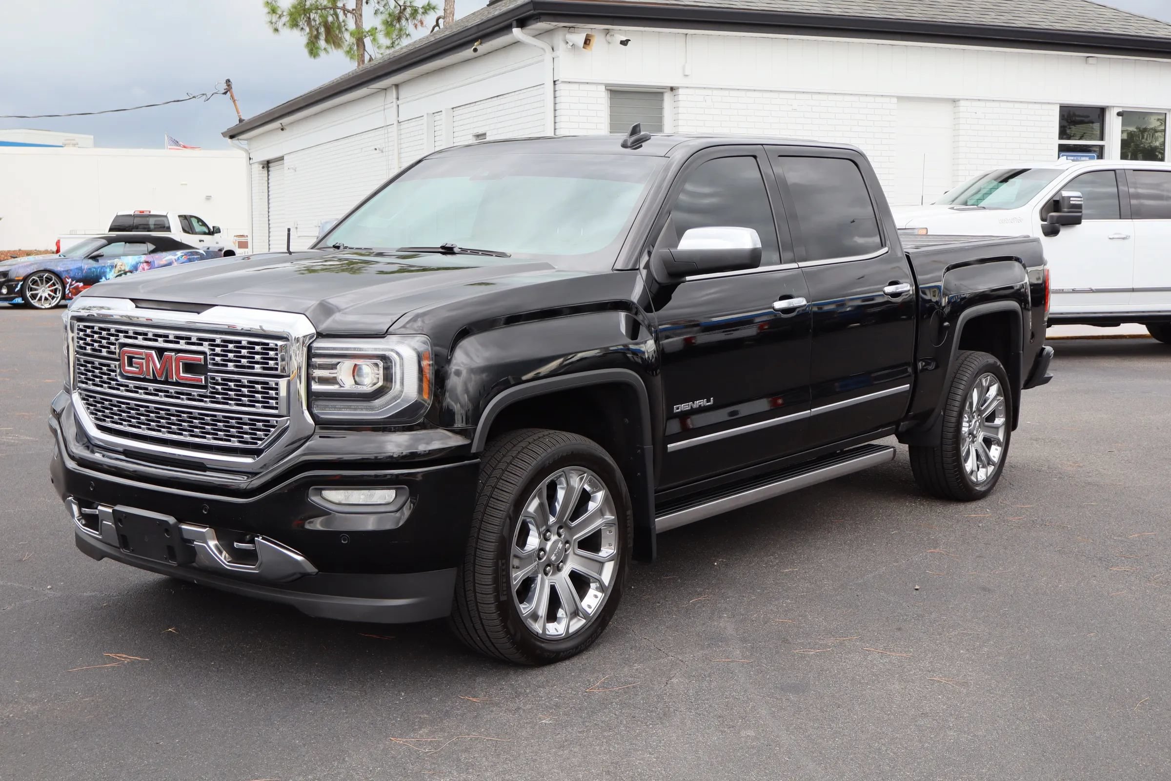 Used 2017 GMC Sierra 1500 Denali w/ Denali Ultimate Package AWD/4WD image 3