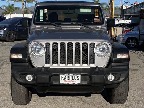 Used 2020 Jeep Gladiator Sport w/ Quick Order Package 24S image 3
