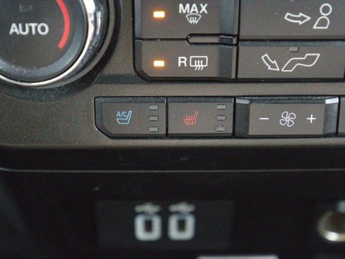 Used 2017 Ford F150 Lariat image 26