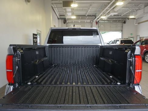 Used 2025 Toyota Tacoma TRD Off-Road AWD/4WD image 14