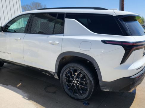 Used 2024 Chevrolet Traverse LT w/ Midnight/Sport Edition FWD image 6