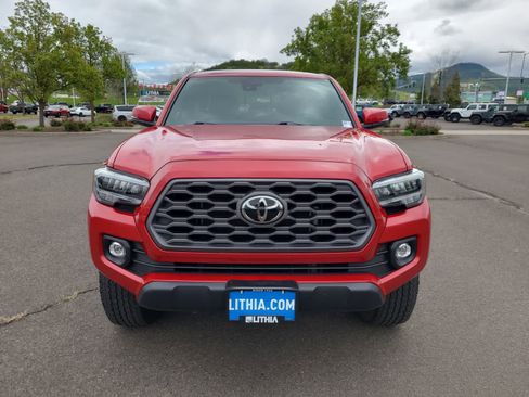 Used 2022 Toyota Tacoma TRD Off-Road w/ Technology Package image 14