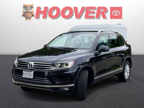 Used 2017 Volkswagen Touareg Sport AWD/4WD image 6