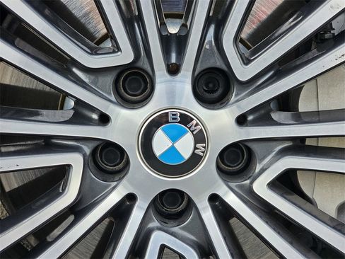 Used 2019 BMW 530i w/ Convenience Package image 11