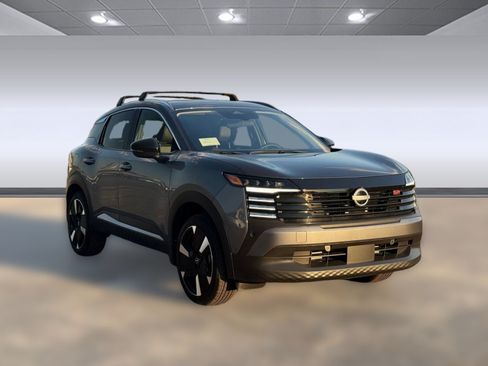 Used 2026 Nissan Kicks SR w/ Cold Weather Package AWD/4WD image 10