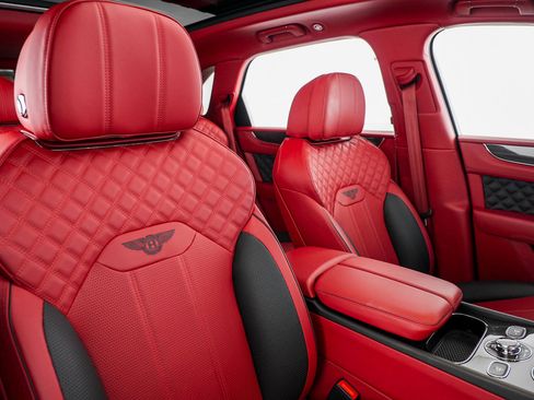 Used 2022 Bentley Bentayga AWD/4WD image 30