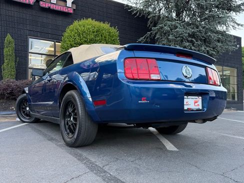 Used 2007 Ford Mustang Convertible RWD image 18