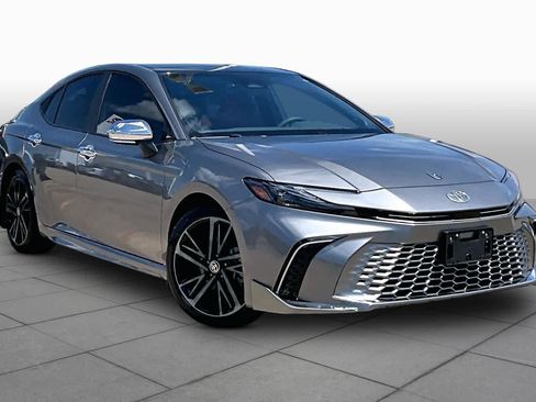 Used 2025 Toyota Camry XSE w/ Premium Package FWD image 3