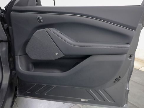 Used 2023 Ford Mustang Mach-E Premium image 33