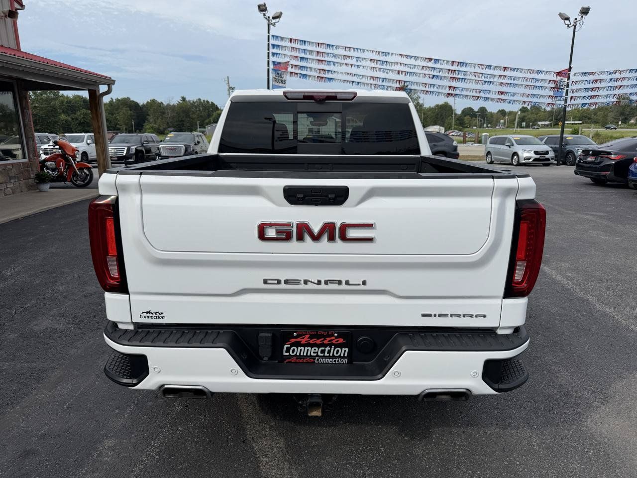 Used 2024 GMC Sierra 1500 Denali w/ Technology Package AWD/4WD image 5