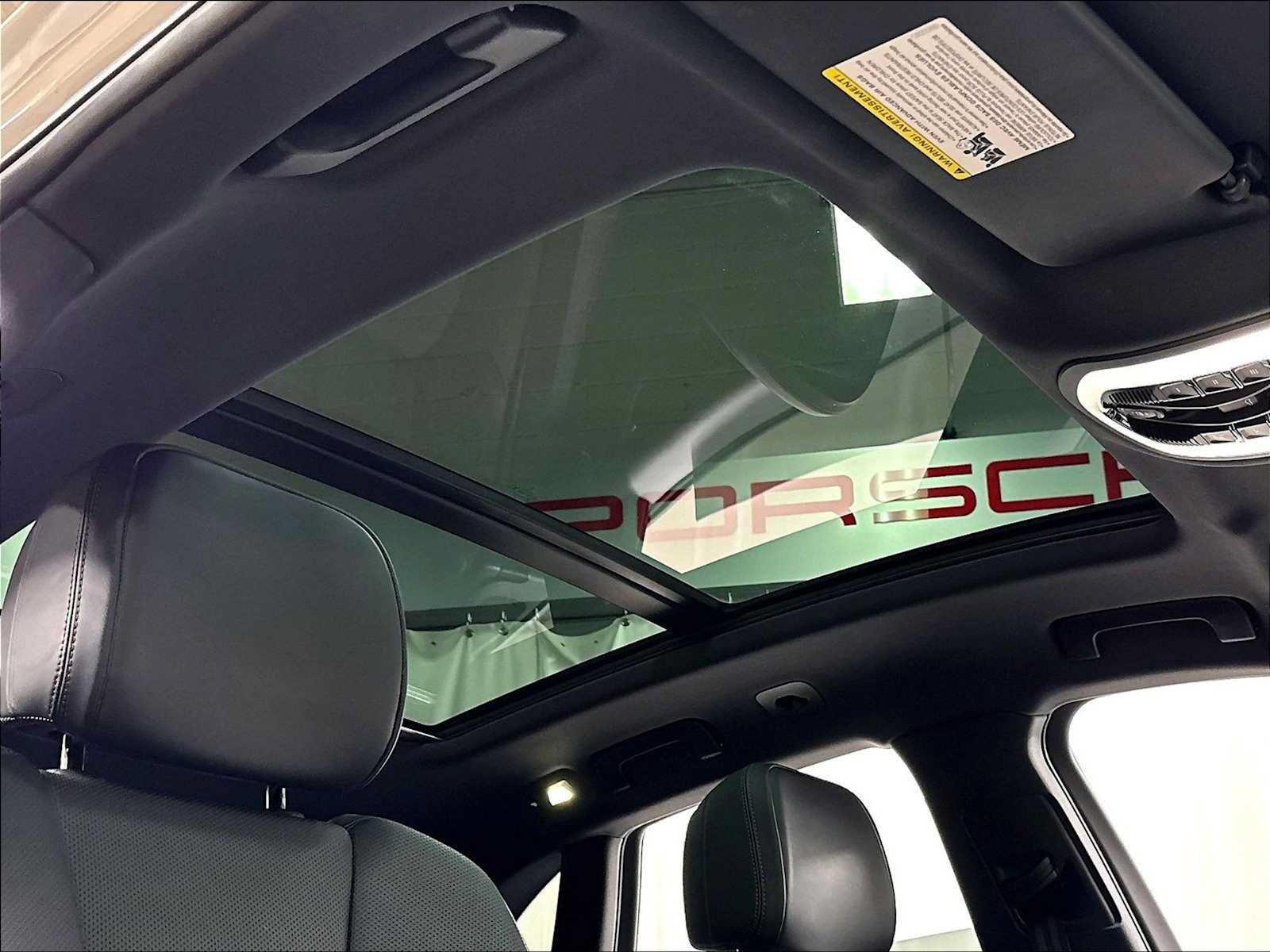 Used 2026 Porsche Macan AWD/4WD image 27