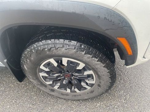 Used 2024 Nissan Frontier PRO-4X w/ Off-Road Protection Package AWD/4WD image 6