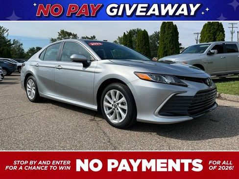 Used 2023 Toyota Camry LE image 7