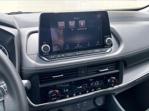 Used 2025 Nissan Rogue SV FWD image 6