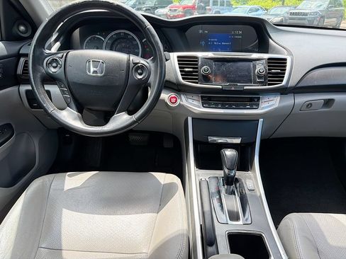 Used 2015 Honda Accord EX-L image 18