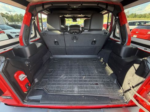 Used 2024 Jeep Wrangler Unlimited Rubicon w/ Safety Group AWD/4WD image 19