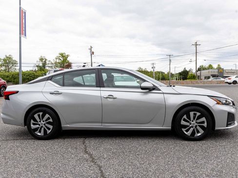 Used 2023 Nissan Altima 2.5 S FWD image 8