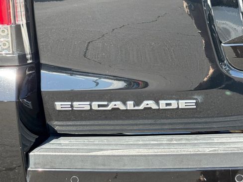 Used 2019 Cadillac Escalade ESV Platinum AWD/4WD image 53
