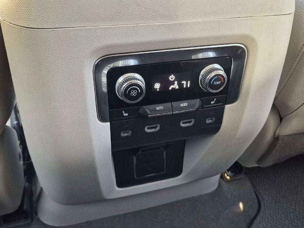 Used 2023 GMC Yukon Denali AWD/4WD image 26