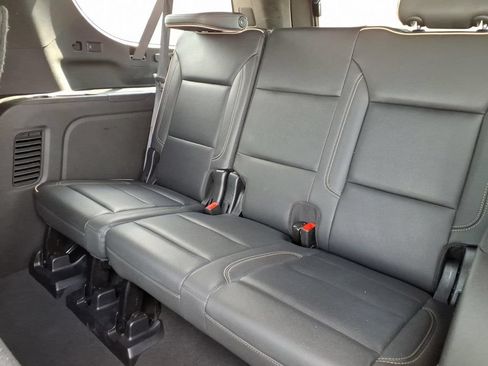 Used 2024 GMC Yukon XL SLT RWD image 24