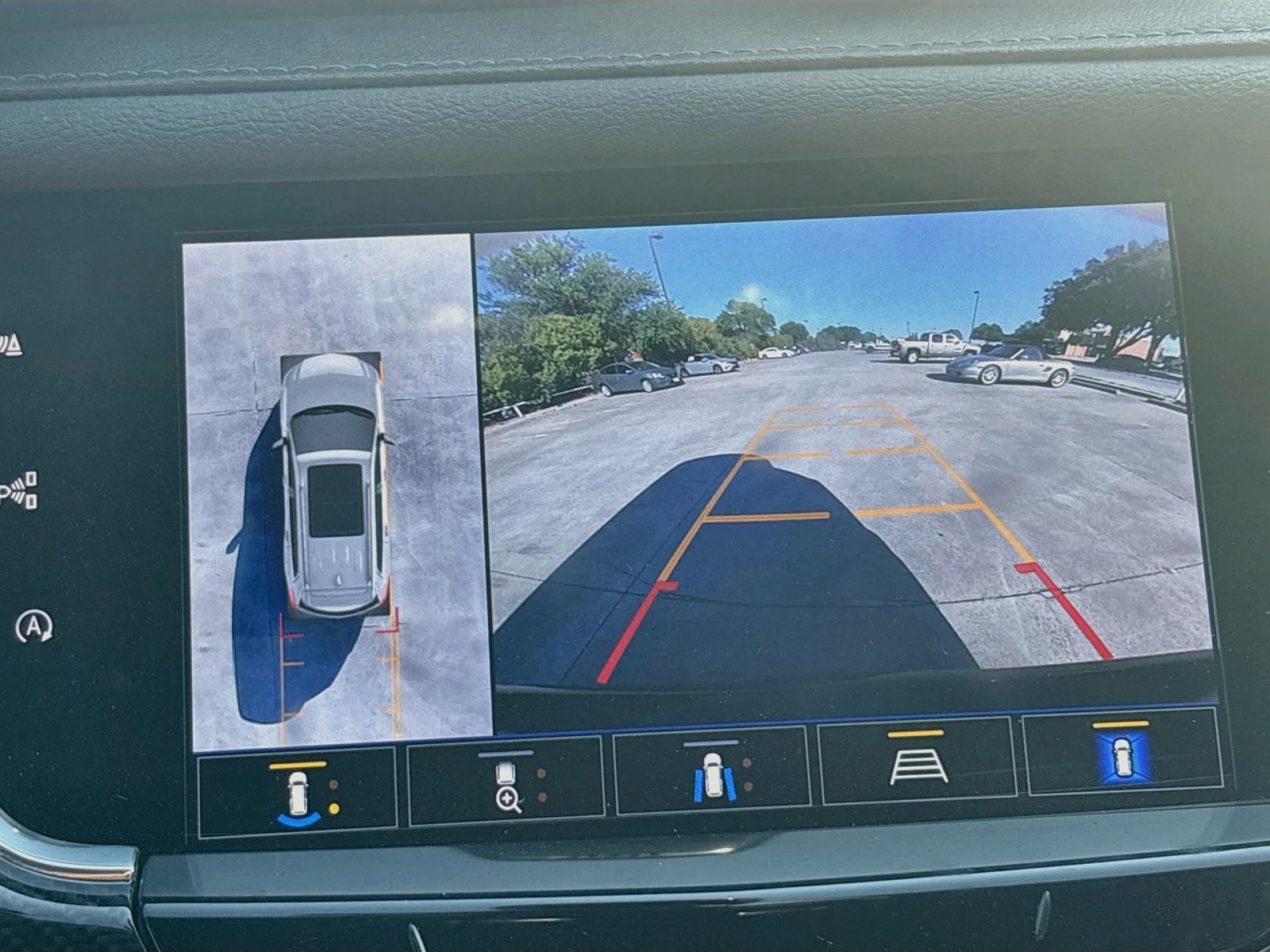 Used 2025 Cadillac XT6 Sport w/ Technology Package AWD/4WD image 14