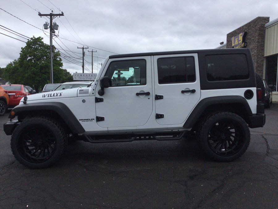 Used 2017 Jeep Wrangler Unlimited Sport AWD/4WD image 9