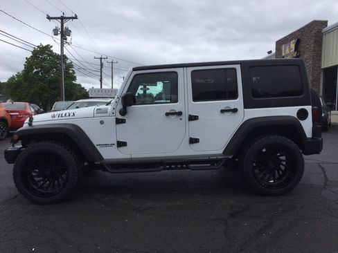 Used 2017 Jeep Wrangler Unlimited Sport AWD/4WD image 9