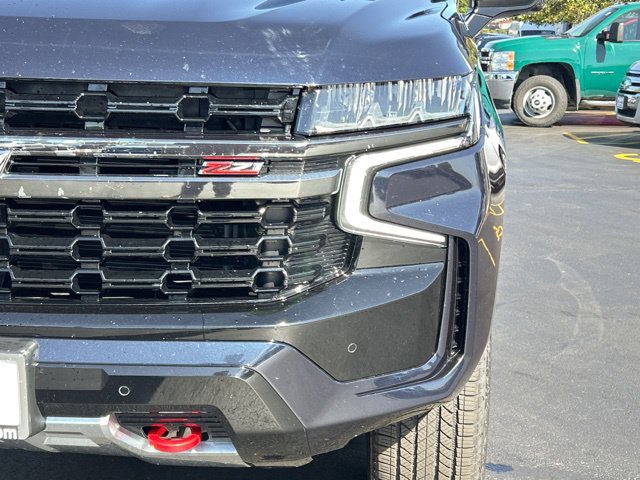 Used 2022 Chevrolet Tahoe Z71 w/ Luxury Package AWD/4WD image 3