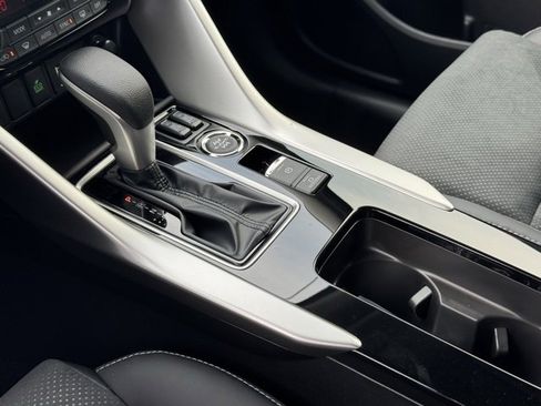 New 2025 Mitsubishi Eclipse Cross AWD image 15