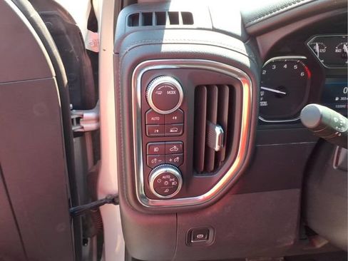 Used 2020 GMC Sierra 1500 SLT w/ SLT Premium Package AWD/4WD image 19