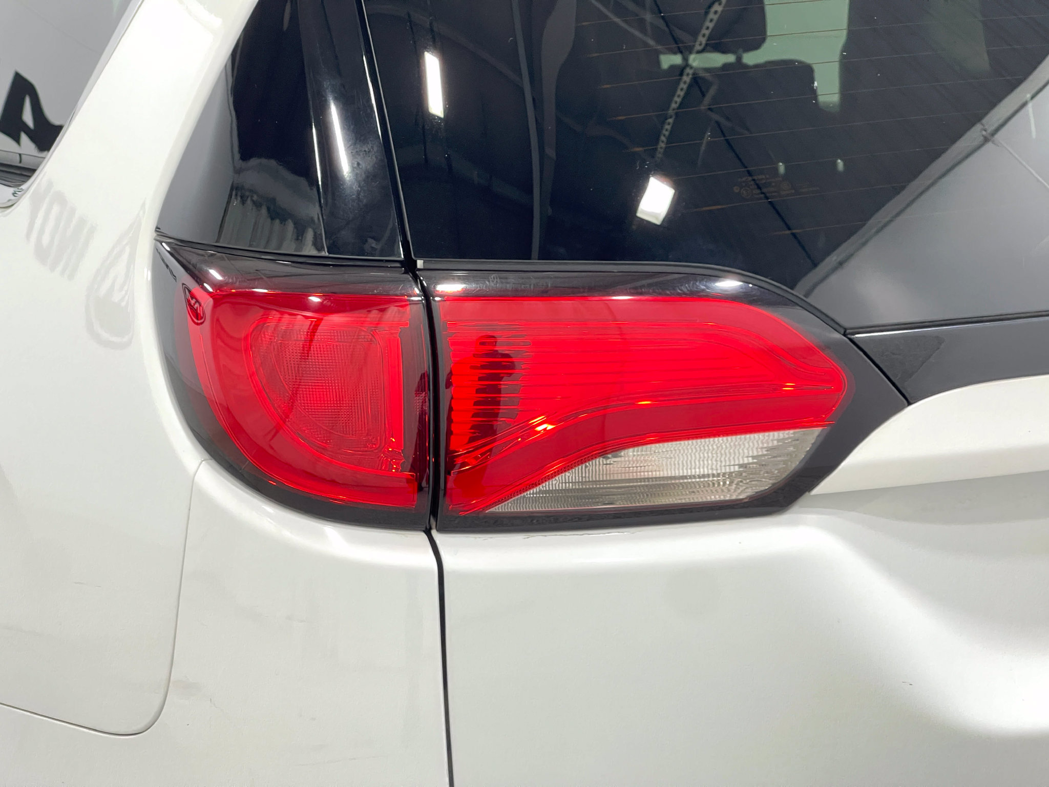 Used 2019 Chrysler Pacifica Touring-L FWD image 34