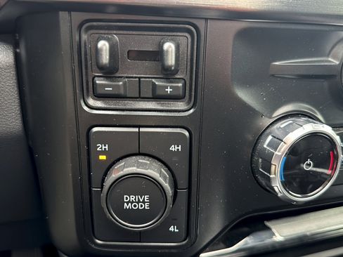 Used 2024 Ford F350 Lariat w/ Black Appearance Package AWD/4WD image 16