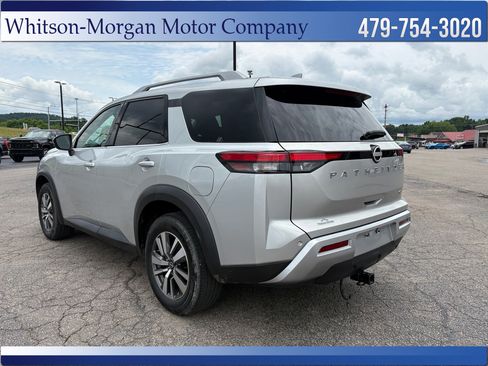 Used 2023 Nissan Pathfinder SL FWD image 7
